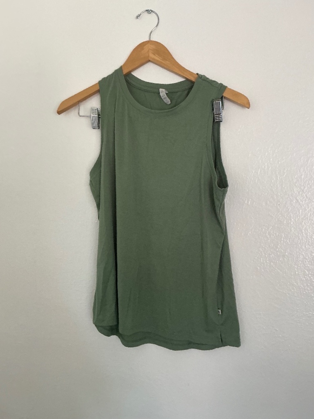 "Marika Olive Green High Neck Athletic Tank Top Sz M"